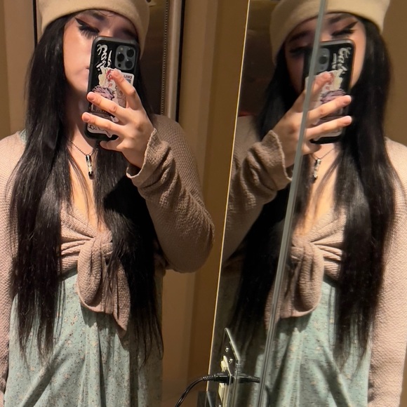 Meet your Posher, April - Picture 1 of 1